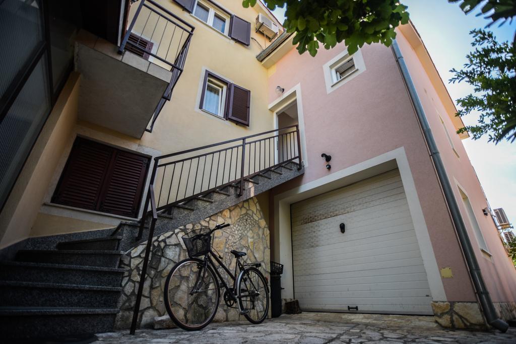 Vitkovic Cres